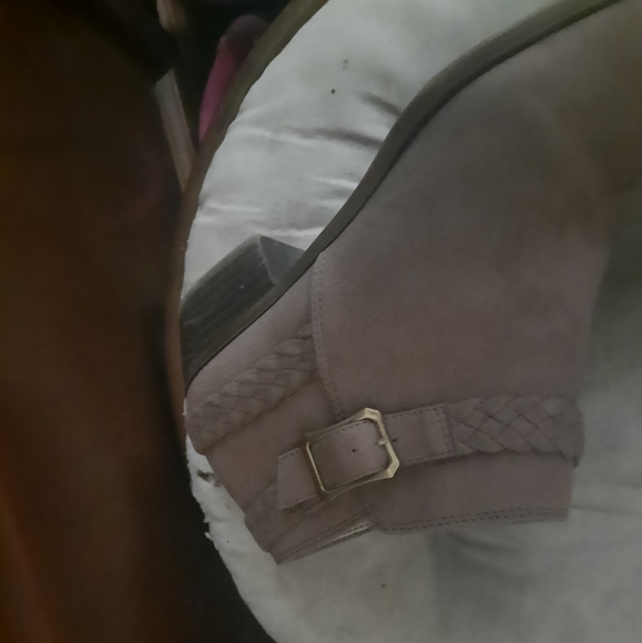 Boots - Picture 2 of 5